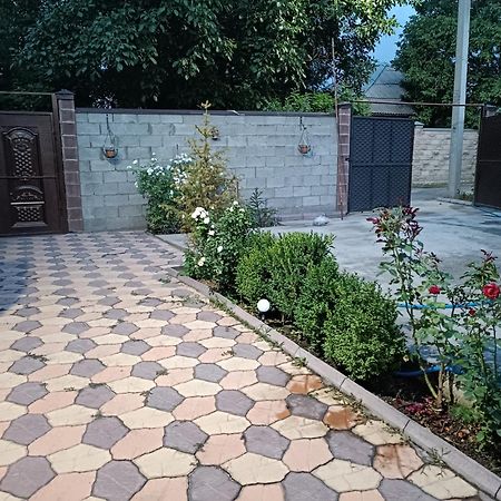 Комфортный Дом До 4Х Человек. Есть Парковка На 2 Машины, Wi-Fi, Tv. Bishkek Bagian luar foto