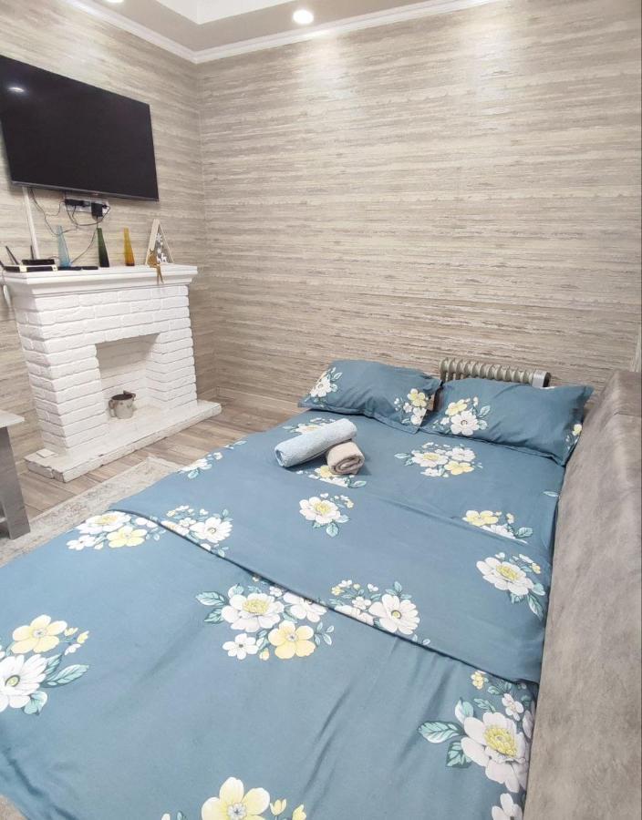 Комфортный Дом До 4Х Человек. Есть Парковка На 2 Машины, Wi-Fi, Tv. Bishkek Bagian luar foto