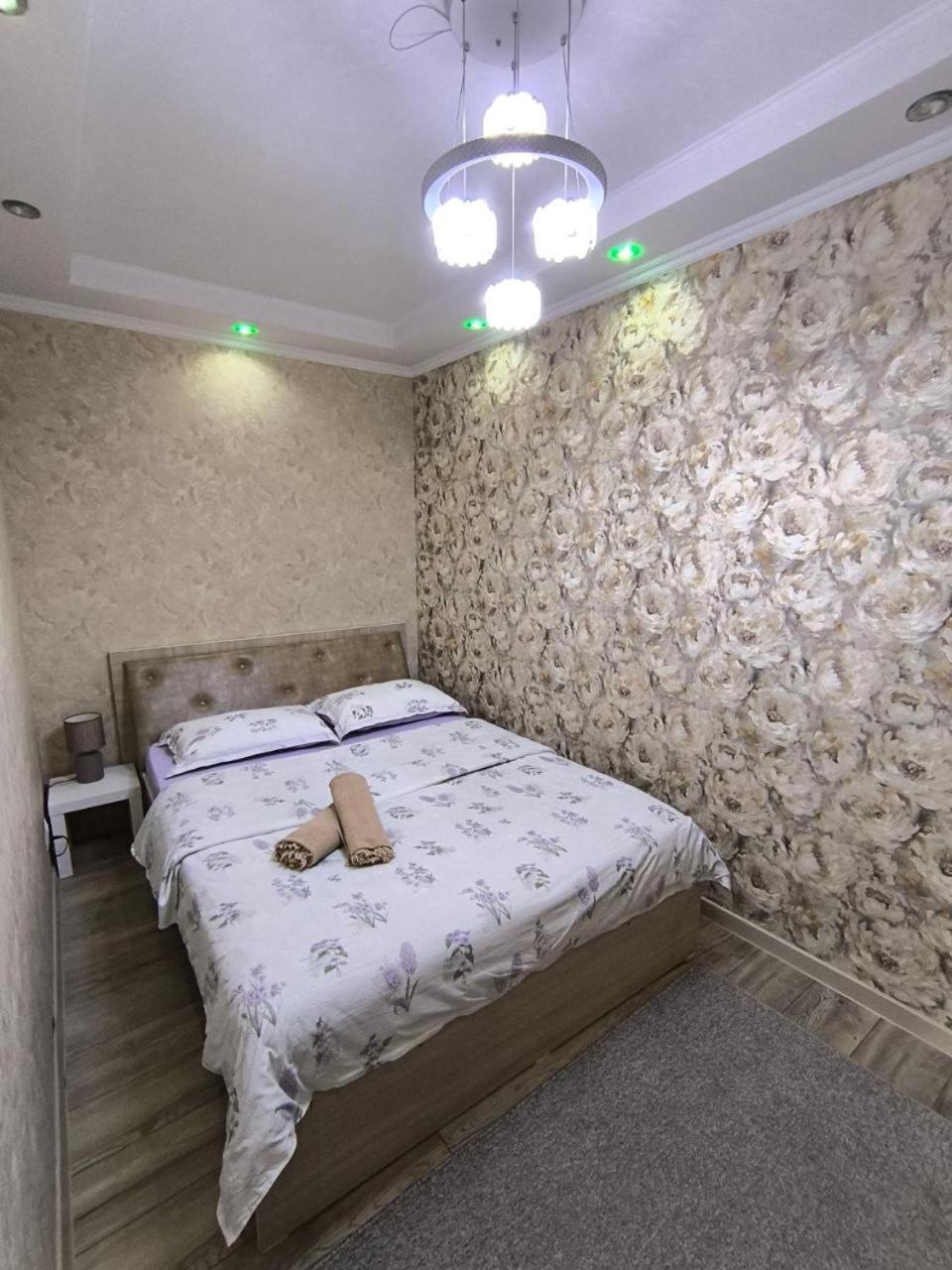 Комфортный Дом До 4Х Человек. Есть Парковка На 2 Машины, Wi-Fi, Tv. Bishkek Bagian luar foto