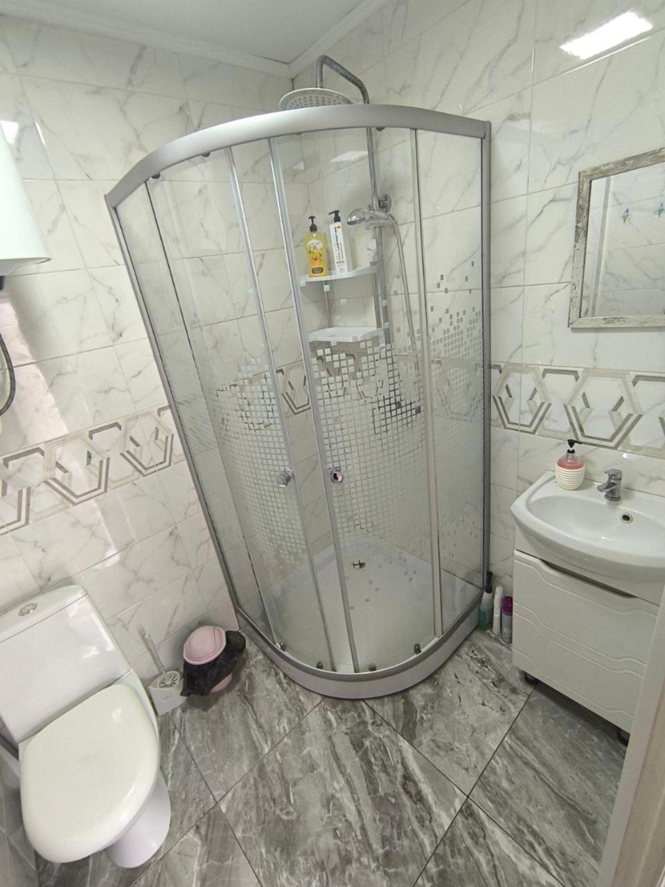 Комфортный Дом До 4Х Человек. Есть Парковка На 2 Машины, Wi-Fi, Tv. Bishkek Bagian luar foto